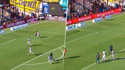 A Tevez le hicieron el penal más tonto de la Superliga y Benedetto puso el 1-0