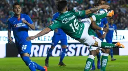Noche oscura para el Cruz Azul que cayó en el Nou Camp ante León por 2 a 0