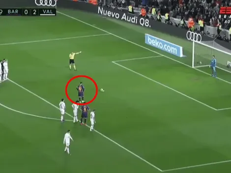 Messi amagó a que lo iba a matar, pero se la tocó a un costado