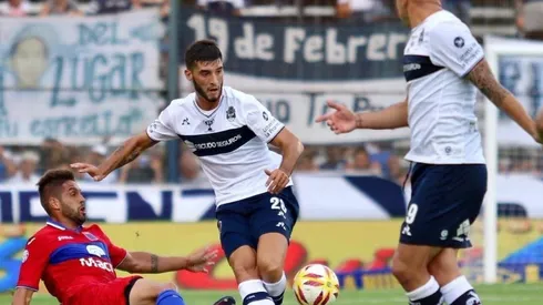 Gimnasia respiró en torno a la lucha por no descender.