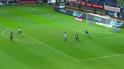 Gran definición de Brian para el segundo del Necaxa.