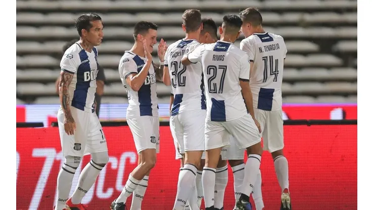 Todo Talleres festeja los tres puntos.