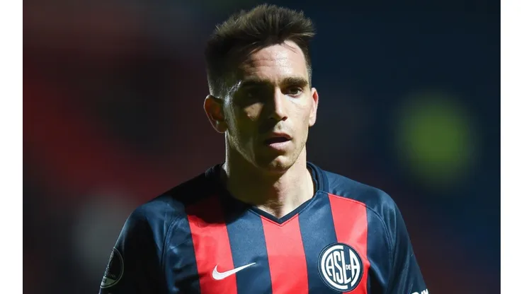 Pablo Mouche con la camiseta de San Lorenzo.