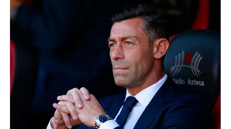 Caixinha está enojado con los periodistas.