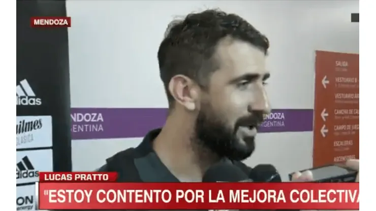 Pratto contó por qué fueron todos los jugadores a abrazar a Suárez en su gol y de paso le metió presión