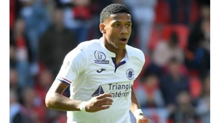 Todibo estaría a un paso de sumarse al Barcelona