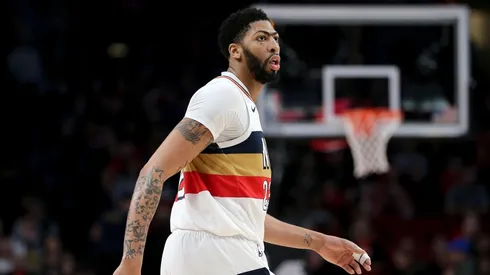 NBA multa a Anthony Davis por solicitar un cambio públicamente
