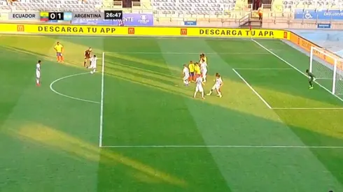 Gol de Thiago Almada y el 1 a 0 para Argentina.