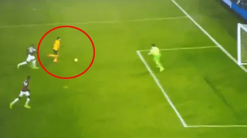 Raúl Jiménez la picó.