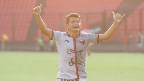 El Pulga y un debut soñado en el Sabalero. (Foto: El Litoral)