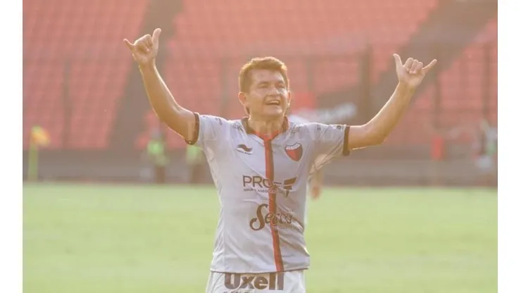 El Pulga y un debut soñado en el Sabalero. (Foto: El Litoral)