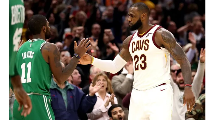 LeBron James recluta a Kyrie Irving para que vaya a los Lakers