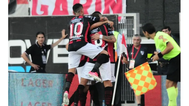 Patronato goleó a un River alternativo.