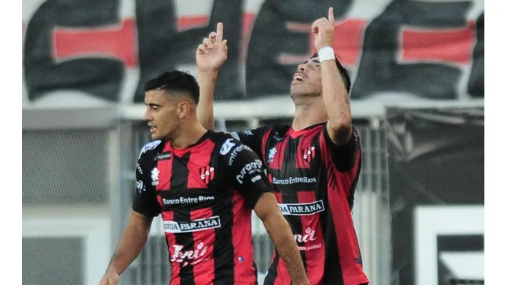 Ávalos celebra su tercer gol.