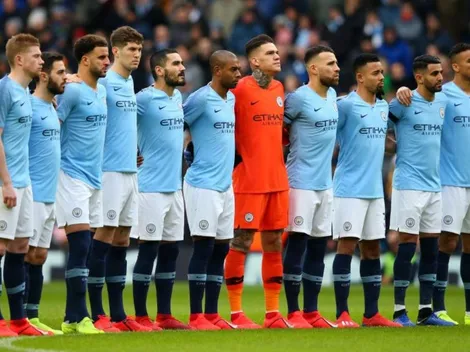 Emotivo minuto de silencio por Emiliano Sala en el partido del City