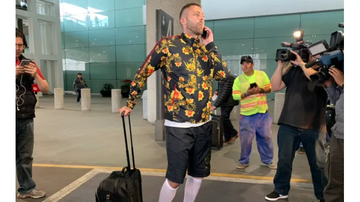 Ménez se operó y declaró: "Voy a volver muy pronto y más fuerte"