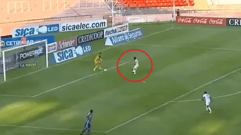 Lautaro Acosta se pierde el primer gol del partido