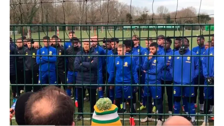La charla del capitán del Nantes.