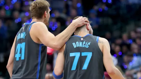 Luka Doncic y Dirk Nowitzki trolean a sus seguidores antes del Juego de Estrellas