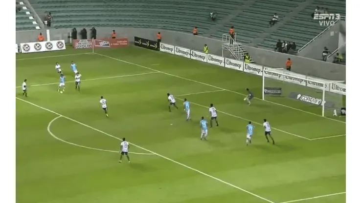 Villalva puso el segundo gol del Querétaro.