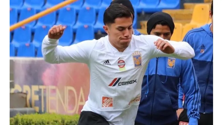 Salcedo fue probado en un puesto inusual para él.
