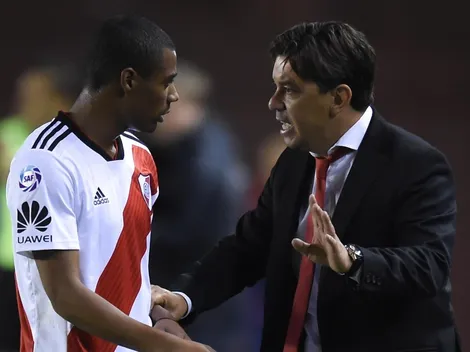 Los hinchas no quieren saber nada más de él, pero Gallardo bancó a muerte a de la Cruz