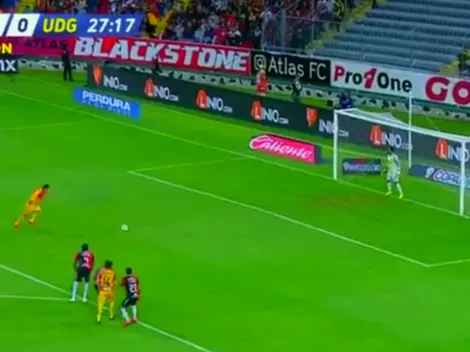 Quintero aprovechó el tonto penal de Omar González y puso arriba a Leones Negros sobre Atlas