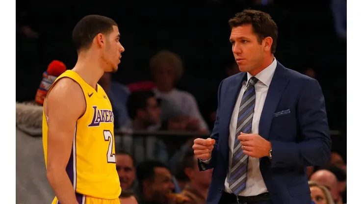 Lonzo Ball está devastado emocionalmente por su lesión, según entrenador de los Lakers