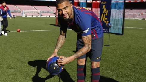 En su presentación en Barcelona, Boateng se olvidó de Real Madrid y llenó de elogios a Messi