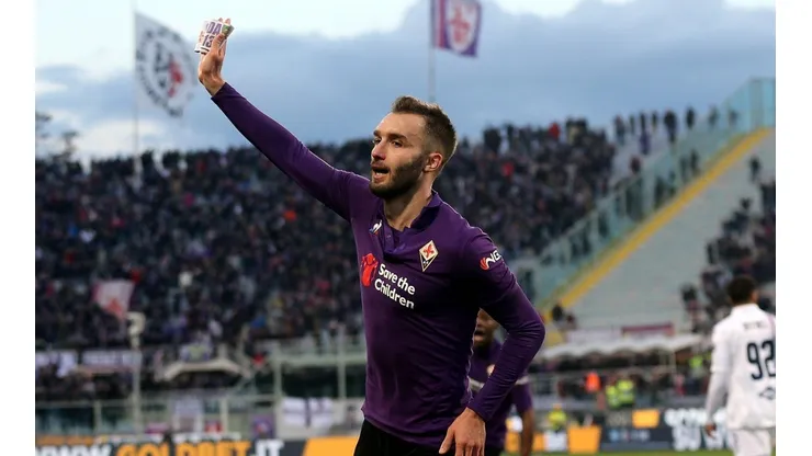 Una locura: con uno menos, la Fiorentina empató 3-3 en el último segundo con gol de Pezzella
