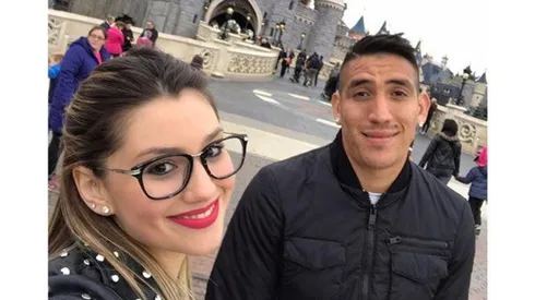 El mensaje de la novia de Centurión desde la playa y con la camiseta del 10: "Feliz cumple campeón"