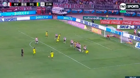 Rojas batió a Armani de tiro libre y Defensa da el batacazo en El Monumental