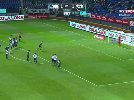 En el cierre del primer tiempo, Furch tiró un penal a las nubes