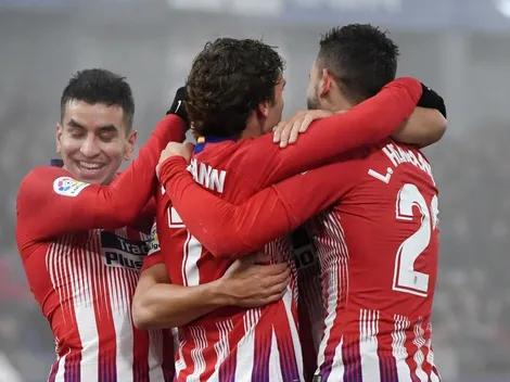 Atlético goleó bajo la niebla y se irá a dormir a 2 puntos del Barcelona