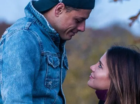 El apasionado beso de Chicharito con su novia