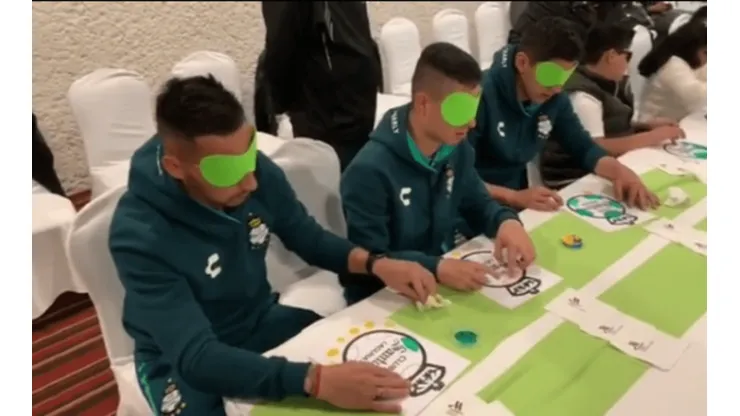 Santos Laguna realizó acciones sociales ayer por la noche.