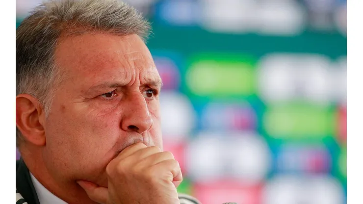 A Martino le pusieron dos cláusulas extrañas.