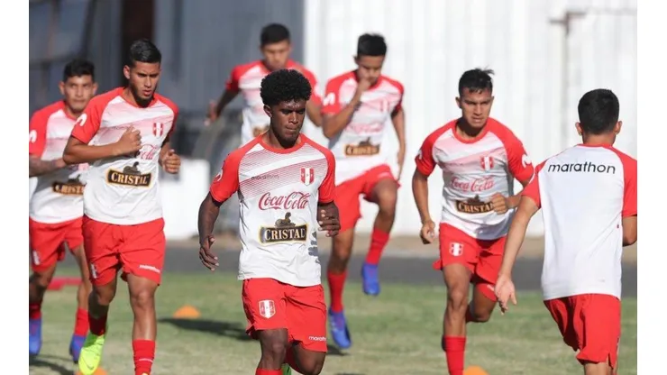 Un debut complicado: La bicolor enfrenta a Uruguay