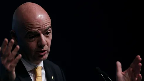 Presidente de la FIFA felicitó al cervecero por su último título