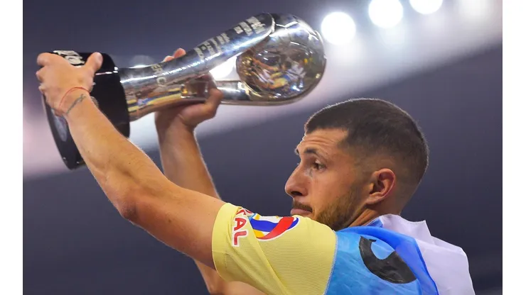 Guido Rodríguez se comparó con Sebastián Yatra.