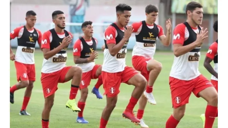 Segundo entreno de Perú que prepara el partido ante Uruguay