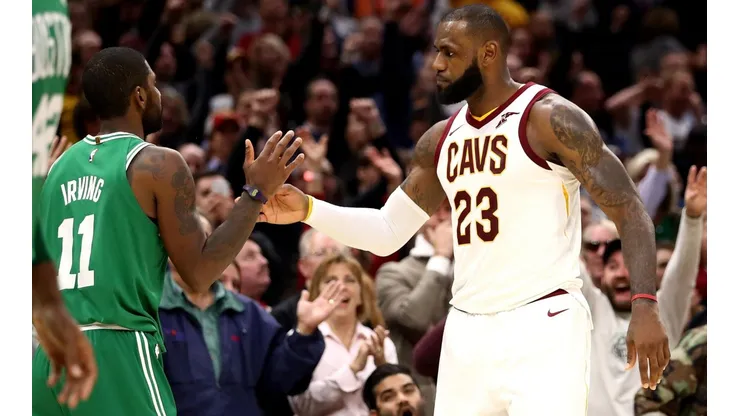 Kyrie Irving llama a LeBron James para disculparse con él