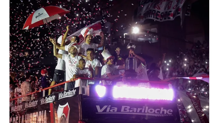 Foto del micro de River.