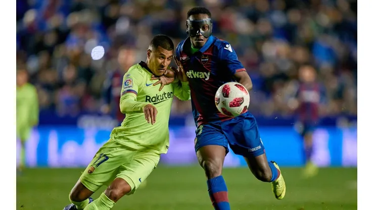 Murillo titular con el Barcelona en el duelo por la clasificación