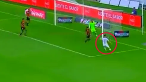 Mora fusiló al portero y abrió la cuenta para Pumas