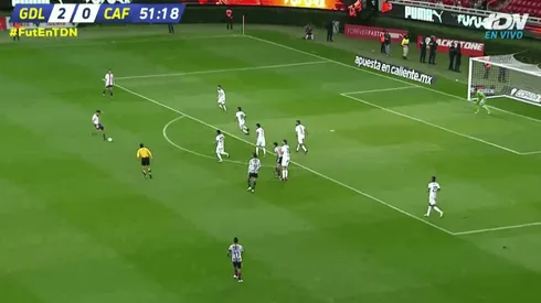 Basulto puso el tercero con un golazo.