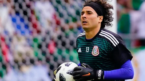 El Memo Ochoa recordó una gran atajada en las redes sociales.