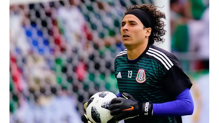 El Memo Ochoa recordó una gran atajada en las redes sociales.