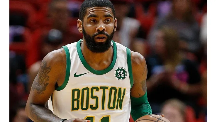 Kyrie Irving se disculpa con sus compañeros por criticarlos en público