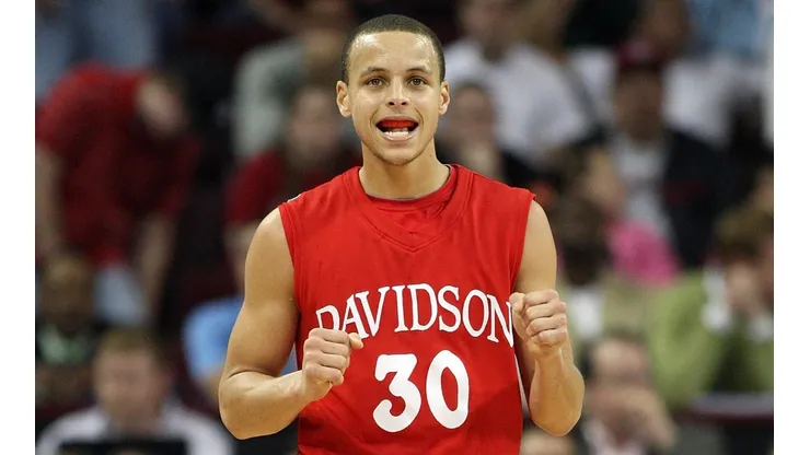 La insólita razón por la que Davidson no retira la camiseta de Steph Curry